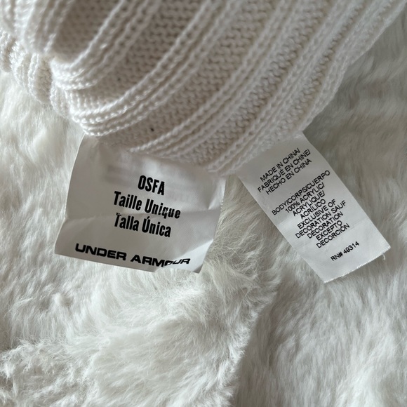 Michigan state college Under Armour OSFA white beanie with pom worn once - Picture 2 of 3